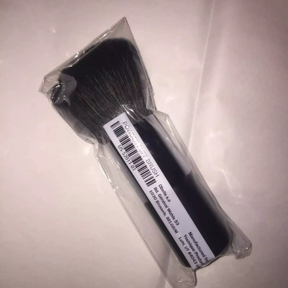 Powder Puff Brush - Picture 2 of 2